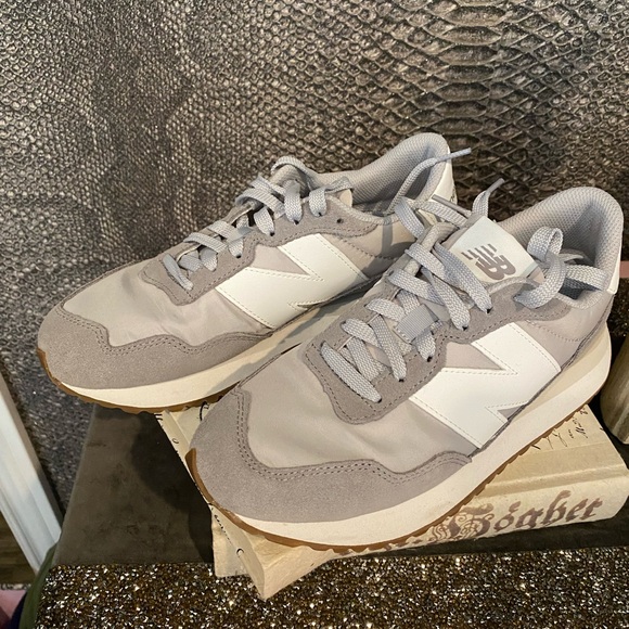 New Balance 237 Sneakers    Perfect Condition!!  WORN ONCE!! - Picture 4 of 8